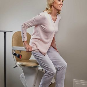 bespoke-stairlifts-synergy-straight-swivel-web